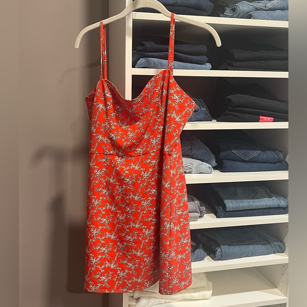French Connection mini dress. Worn once or twice. Like new. Size 12.
